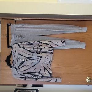 SO Crop Top Tie-Dye Top & Cordinating Grey Joggers. Supper Soft! Junior Sz: XS
